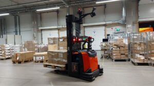 AGV lisää tehokkuutta ja parantaa turvallisuutta | AGV enhances efficiency and improves safety